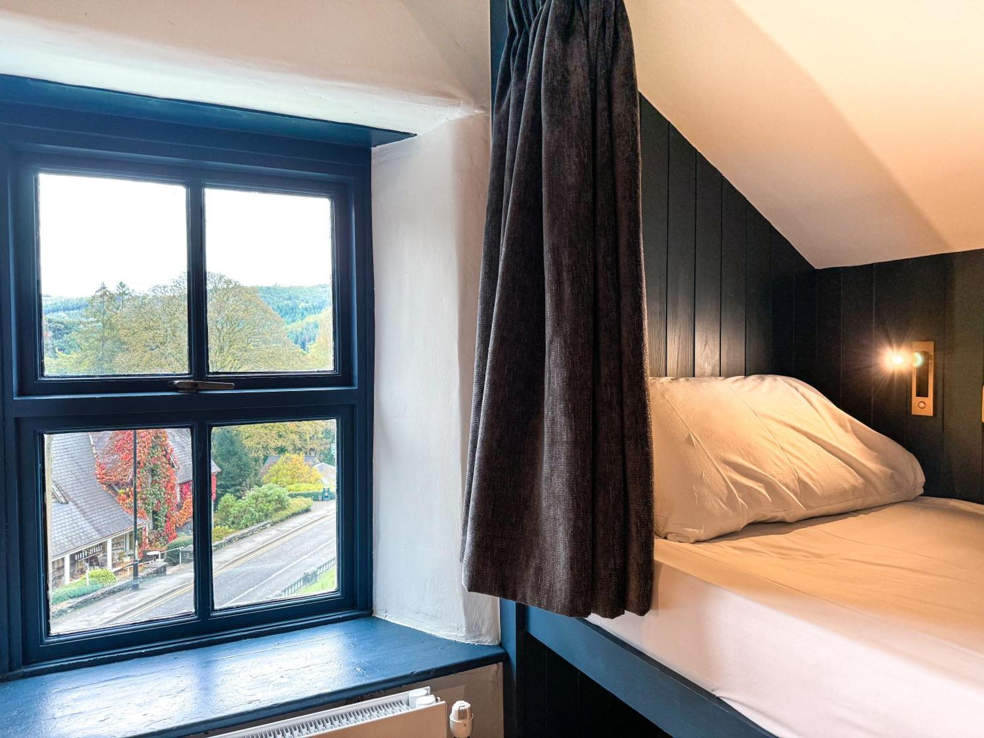 Хостел Base Camp Snowdonia, Gwersyll Cyntaf Eryri Бетс-и-Койд Экстерьер фото